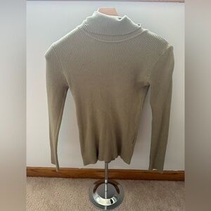 SHEIN olive green cropped turtleneck, size women’s small
